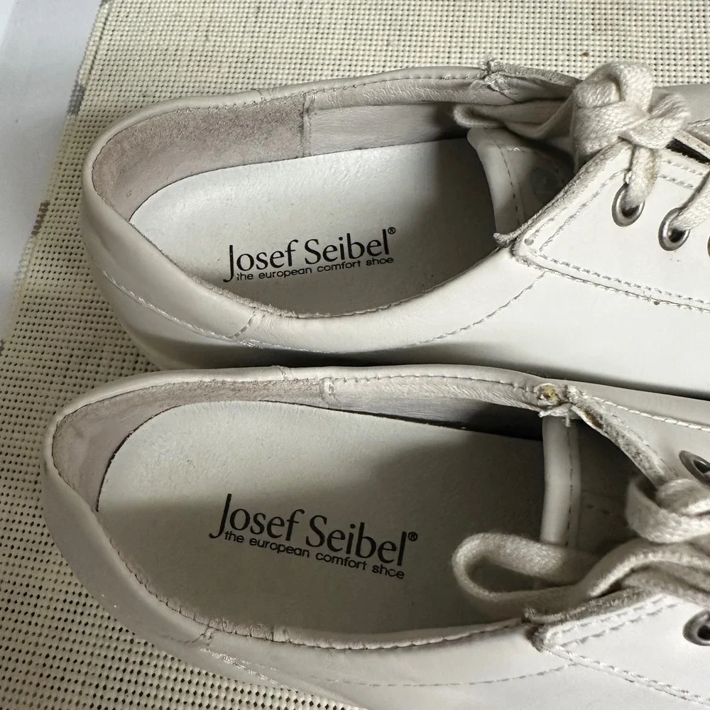 Josef Seibel excellent